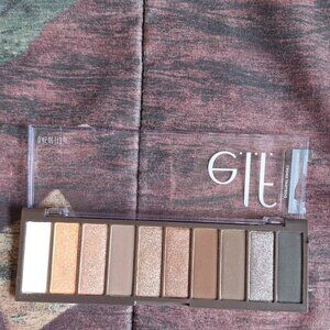 🖤 e.l.f. Perfect 10 Eyeshadow Palette – Everyday Smoky 🖤